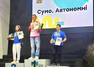 Дипломами за ІІ та ІІІ місце нагороджені робототехніки м. Горішні Плавні на Всеукраїнському STEM-фестивалі 