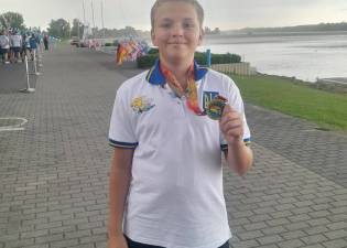 Вихованець ДЮСШ-3 м. Горішні Плавні у складі збірної команди України здобув золото на чемпіонаті світу з веслування на човнах 