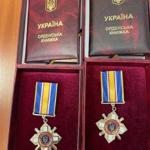 Посмертні нагороди вручили родинам загиблих героїв